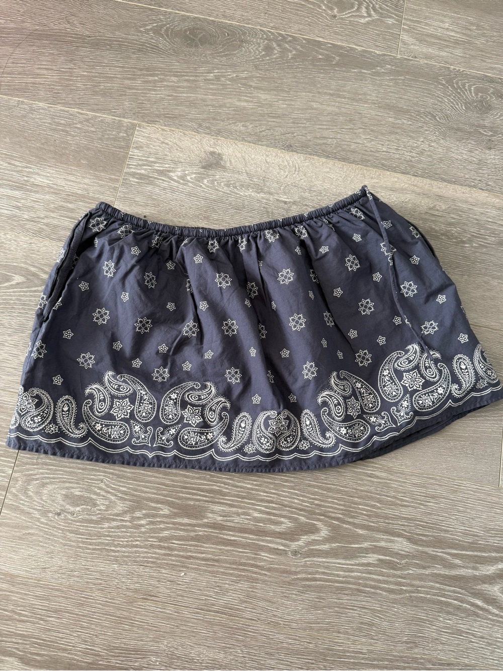 Aritzia Little Moon Cyprus Poplin Skirt
